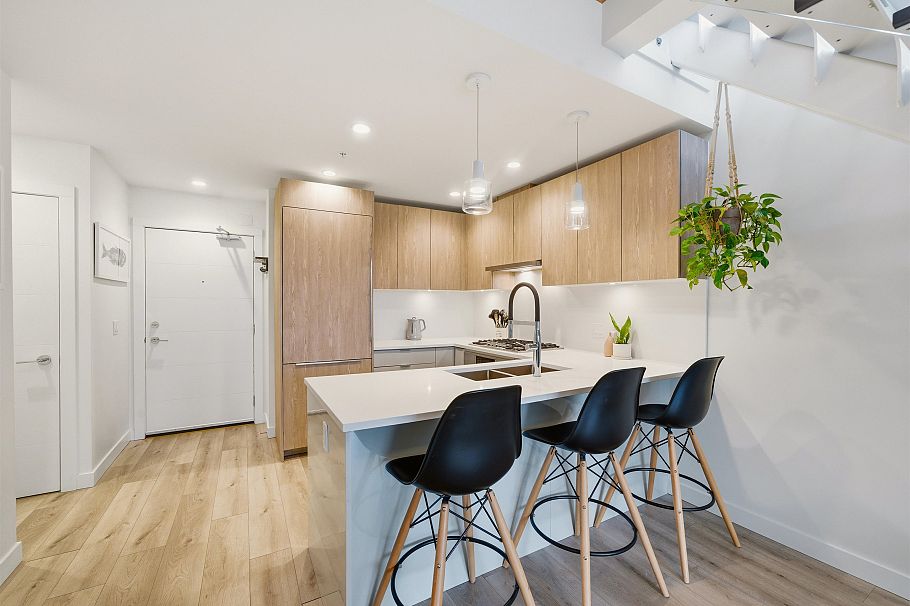 607 128 E 8th Street North Vancouver, BC - 4