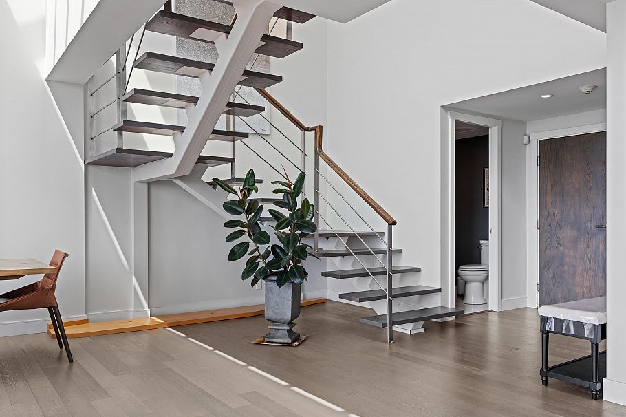 2403 1500 Howe Street Vancouver, BC - 9