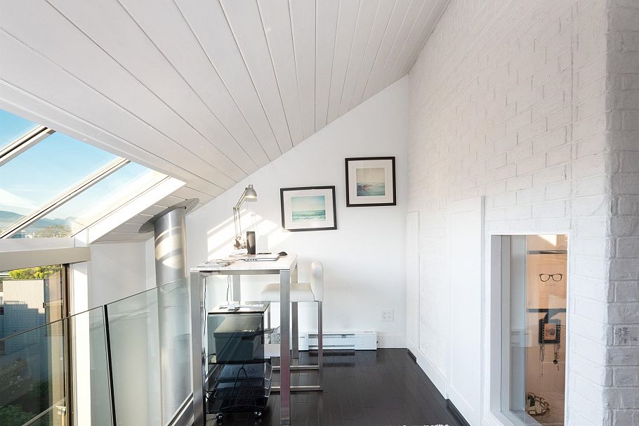 1167 W 8th Avenue Vancouver, BC - 17