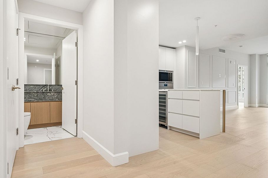 304 3668 W 10th Avenue Vancouver, BC - 34