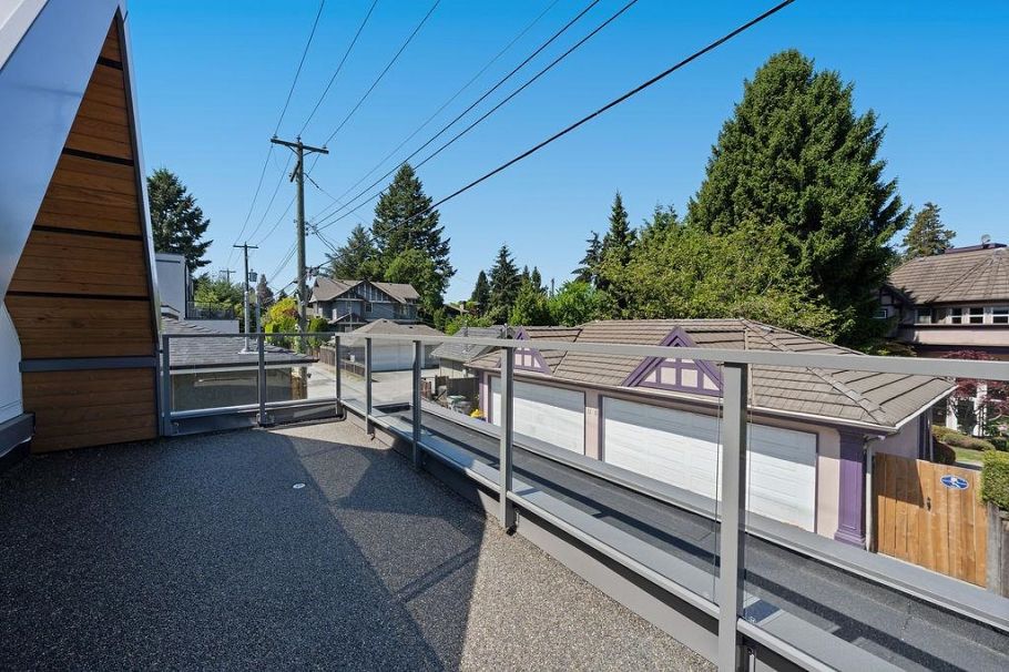 1145 W 33rd Avenue Vancouver, BC - 25