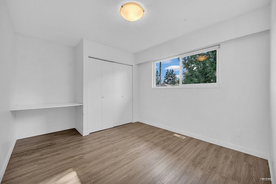 4249 Barker Avenue Burnaby, BC - 27