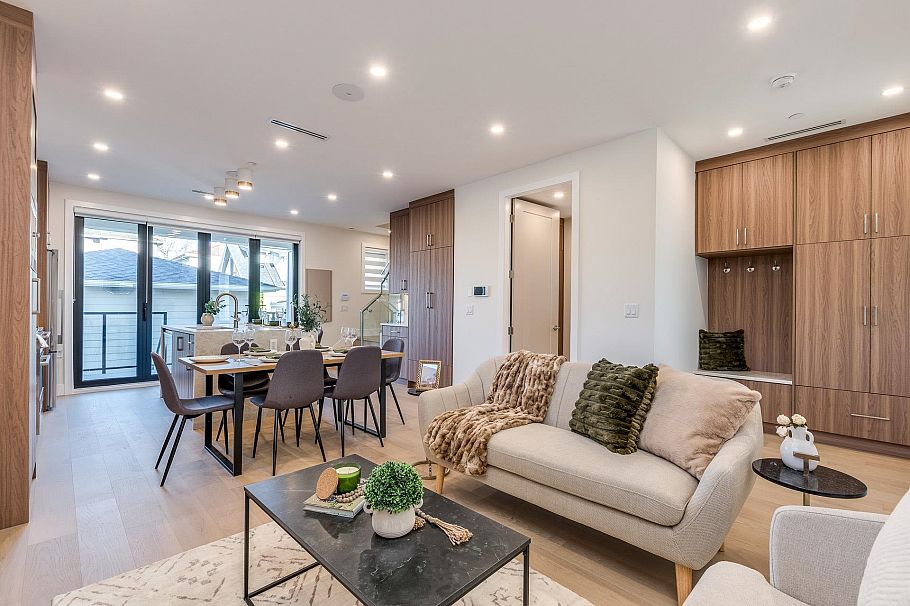 1 2945 E 44th Avenue Vancouver, BC - 6