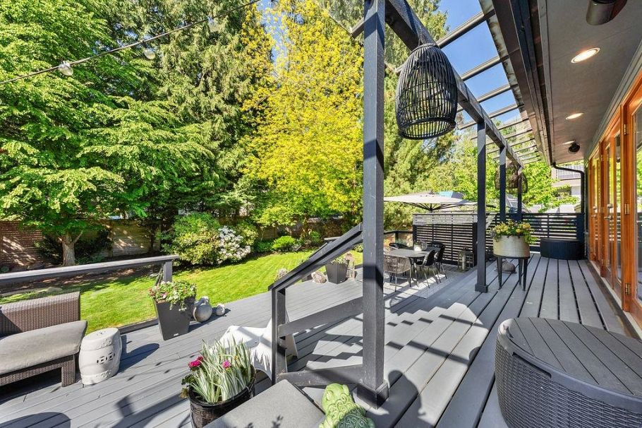1098 Linnae Avenue North Vancouver, BC - 39