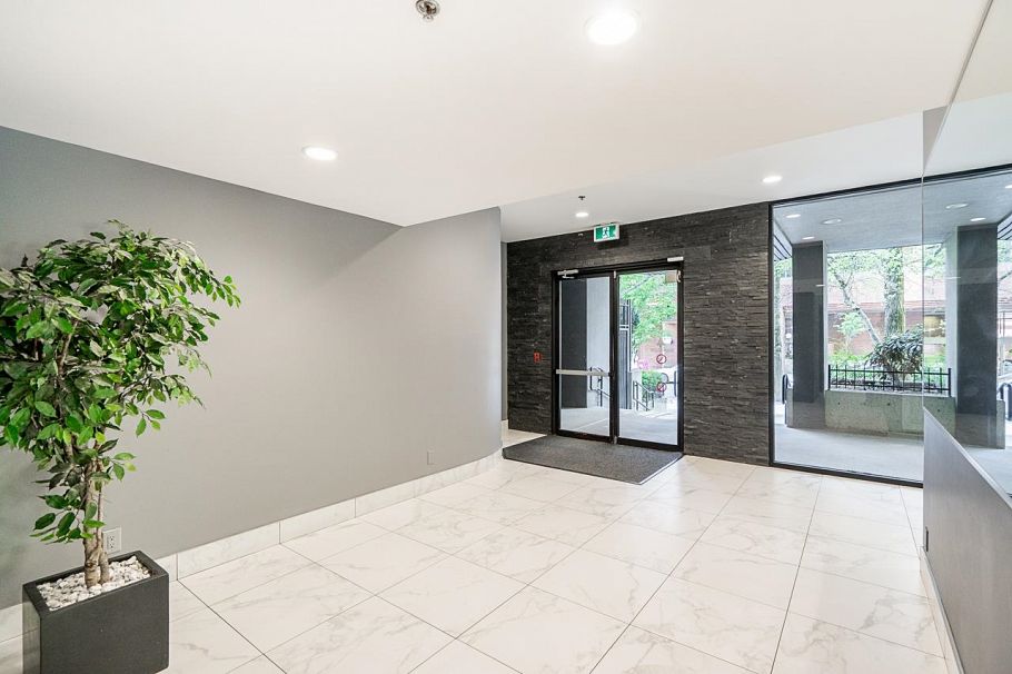 403 811 Helmcken Street Vancouver, BC - 37