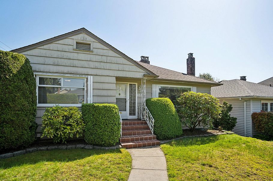 657 E Keith Road North Vancouver, BC - 5
