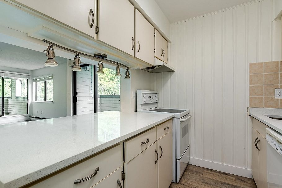 212 3275 Mountain Highway North Vancouver, BC - 11