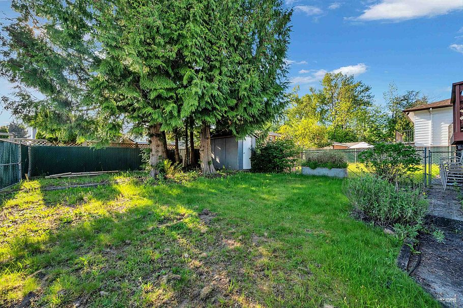 4249 Barker Avenue Burnaby, BC - 30