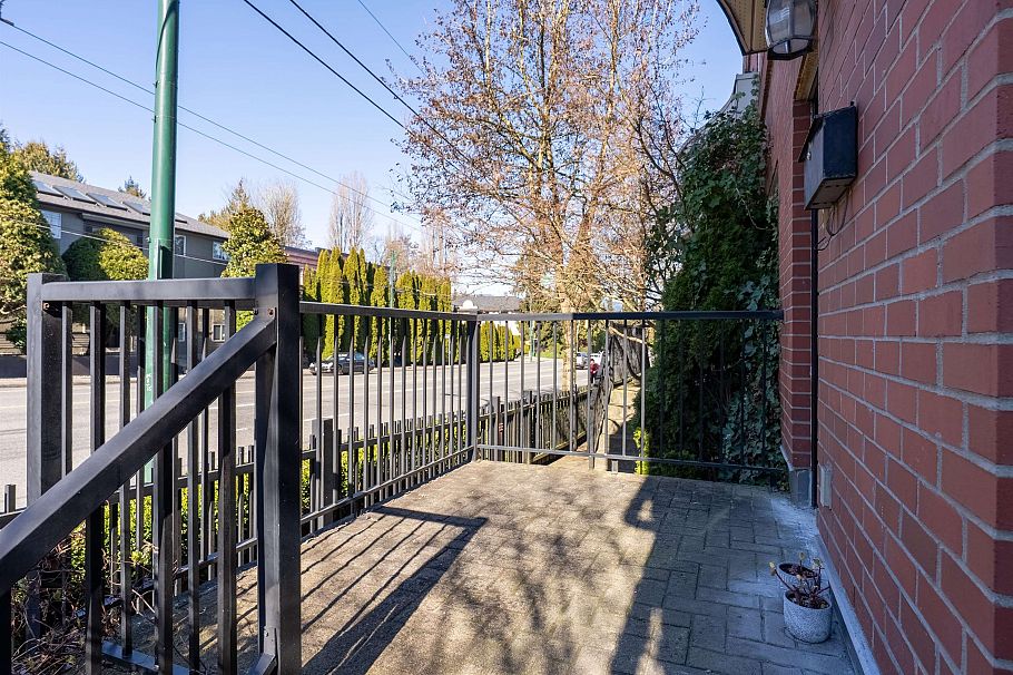999 W 20th Avenue Vancouver, BC - 18