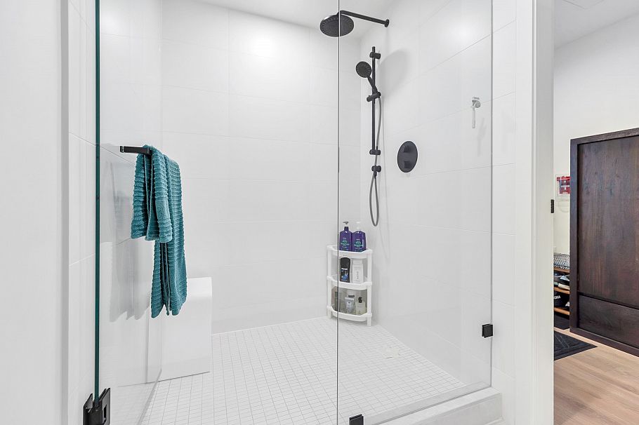 146 545 E 2nd Street North Vancouver, BC - 14