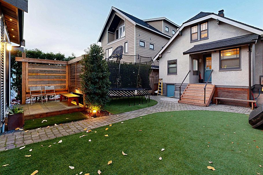 2640 Mcgill Street Vancouver, BC - 1