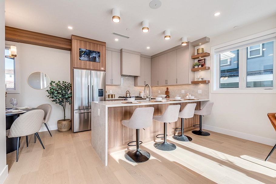 1 2943 E 44th Avenue Vancouver, BC - 7