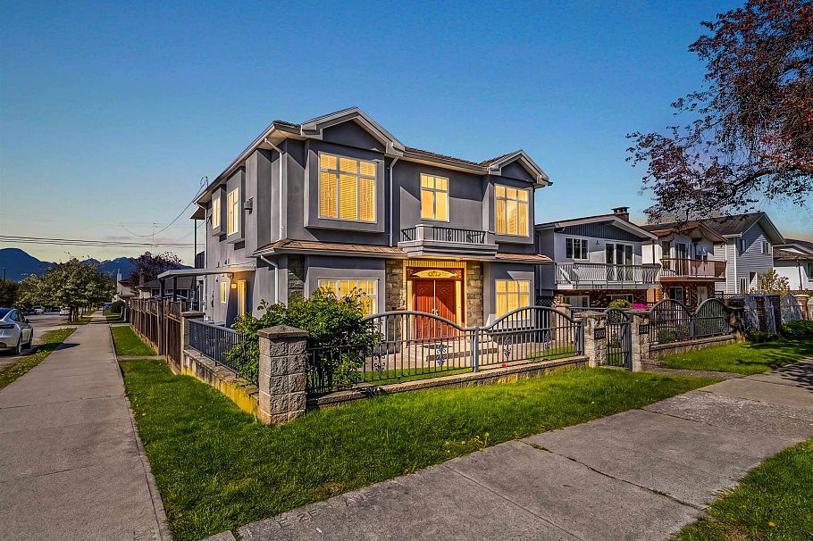 3403 E 26th Avenue Vancouver, BC - 2