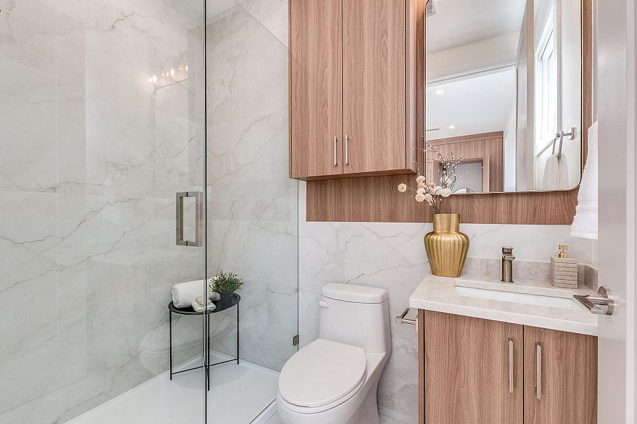 1 2943 E 44th Avenue Vancouver, BC - 19