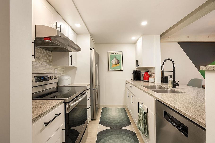 101 1535 Nelson Street Vancouver, BC - 7