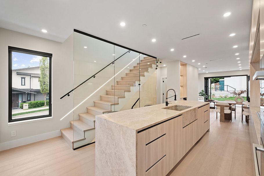 502 E 5th Street North Vancouver, BC - 19