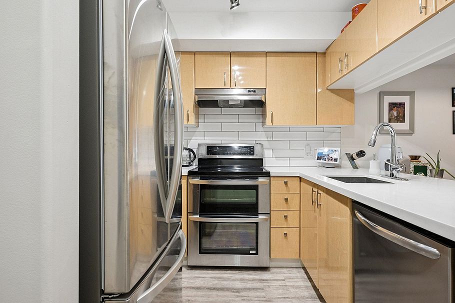 208 988 W 21st Avenue Vancouver, BC - 4