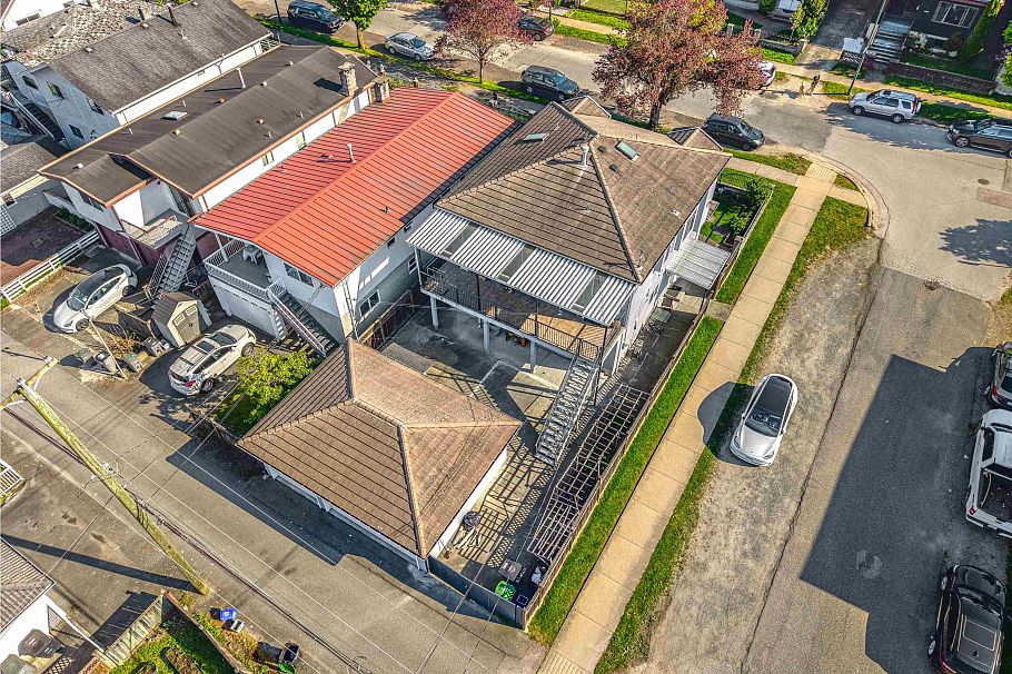 3403 E 26th Avenue Vancouver, BC - 3