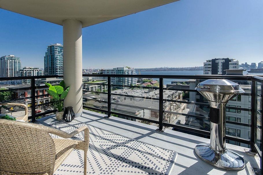 902 124 W 1st Street North Vancouver, BC - 1