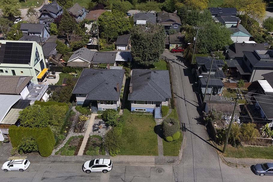 2137 20th Avenue Vancouver, BC - 12