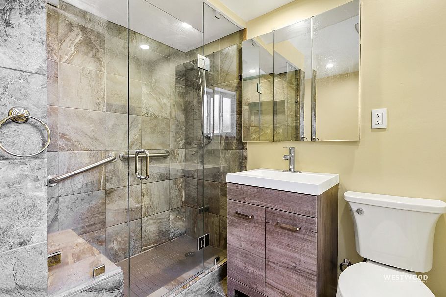 6858 Tyne Street Vancouver, BC - 20