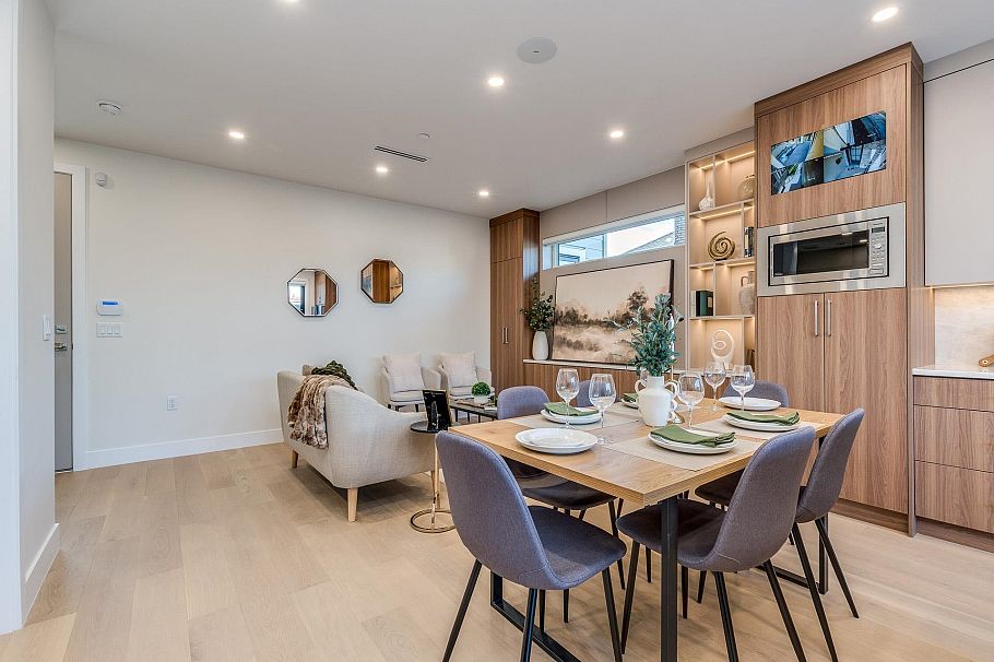 1 2945 E 44th Avenue Vancouver, BC - 8