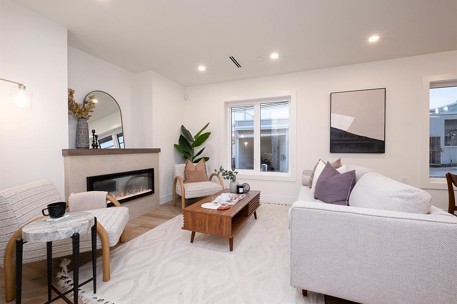 2665 E Pender Street Vancouver, BC - 4