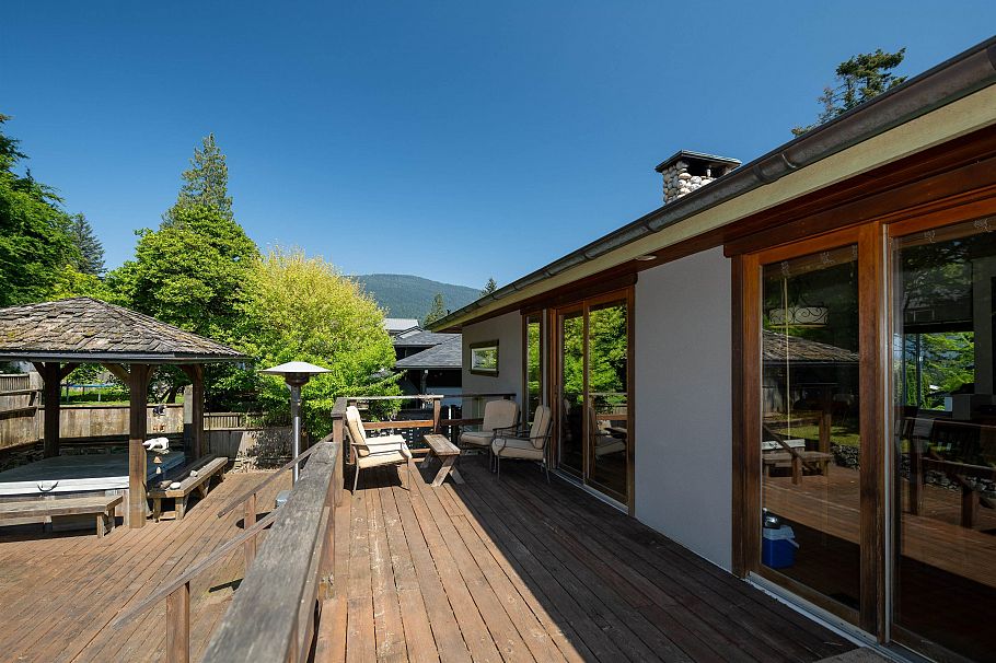 893 Friar Crescent North Vancouver, BC - 27