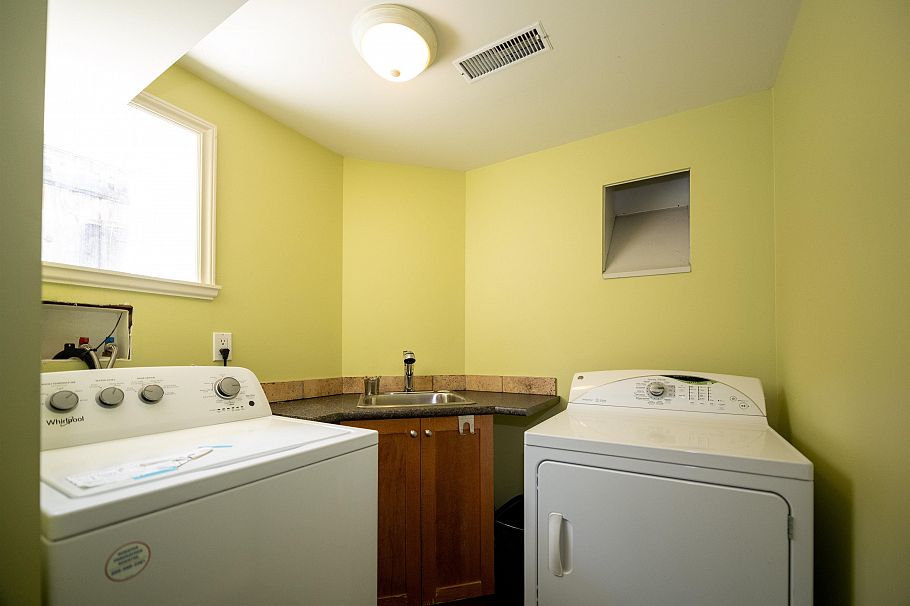 893 Friar Crescent North Vancouver, BC - 23