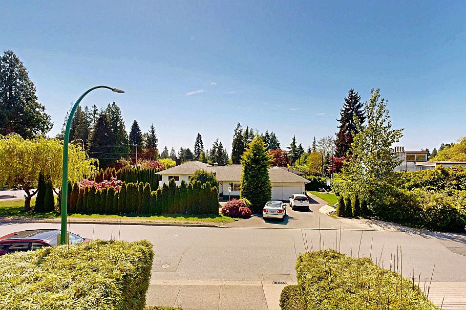 201 650 Evergreen Place North Vancouver, BC - 34