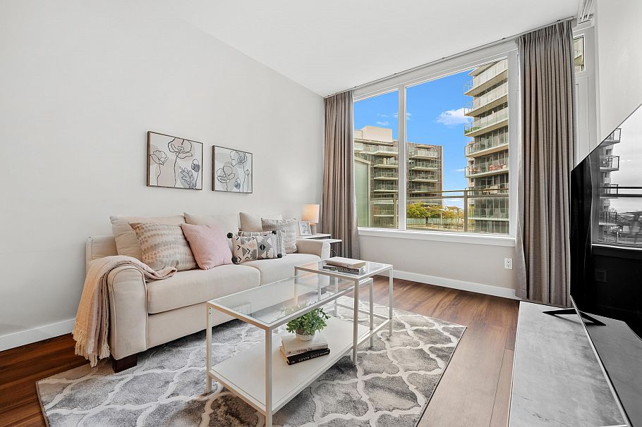 808 8628 Hazelbridge Way Richmond, BC - 2