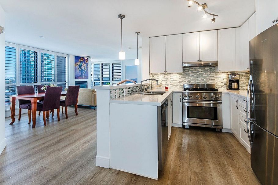 902 124 W 1st Street North Vancouver, BC - 3