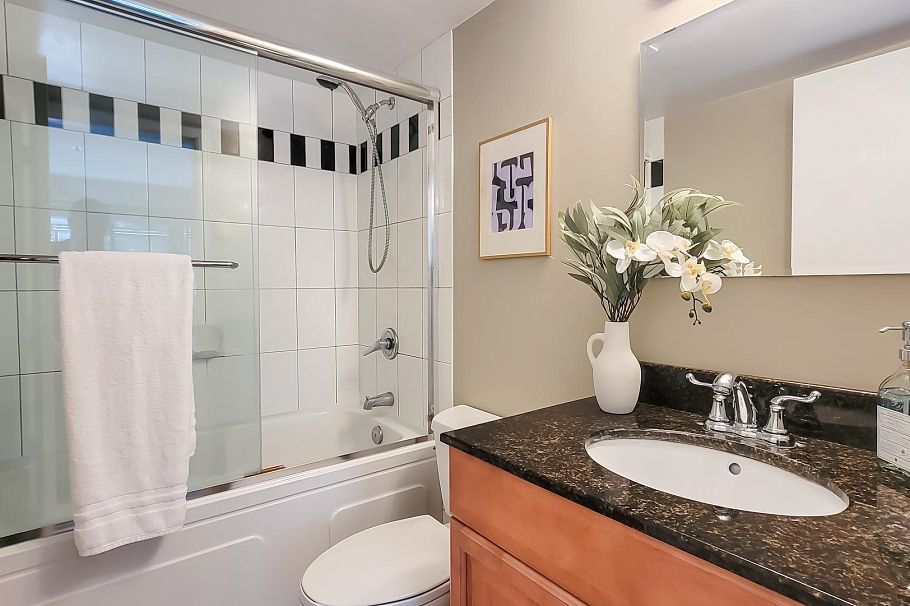 3167 Laurel Street Vancouver, BC - 23