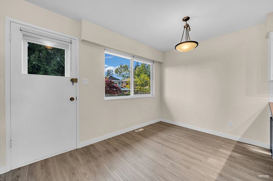 4249 Barker Avenue Burnaby, BC - 12