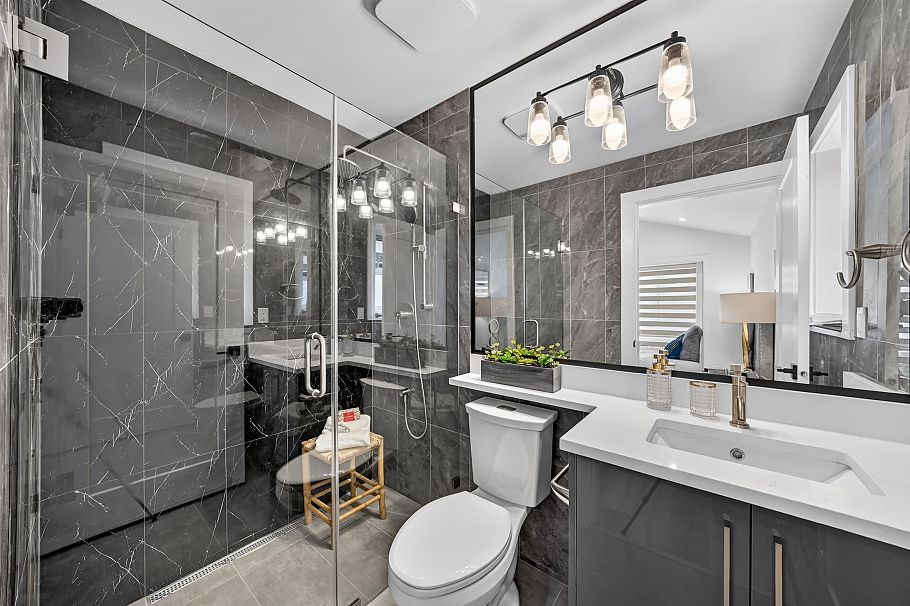 514 W 60th Avenue Vancouver, BC - 25