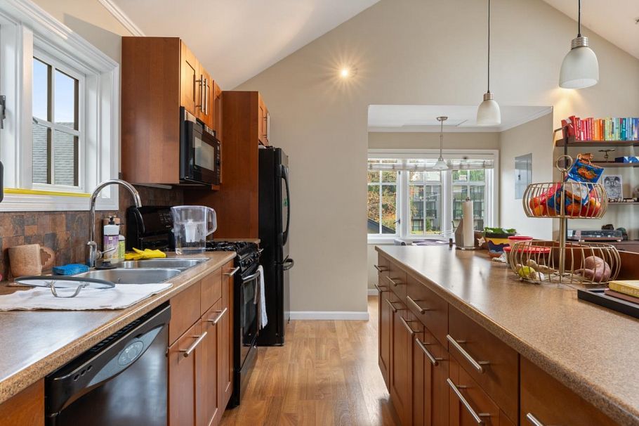 1820 W 11th Avenue Vancouver, BC - 34