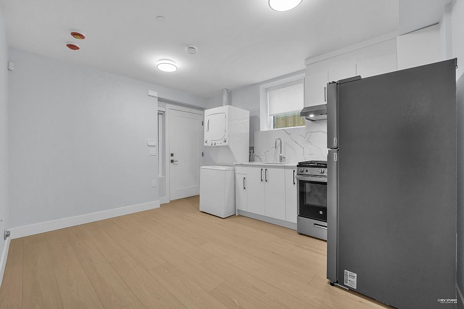2619 Mcgill Street Vancouver, BC - 26