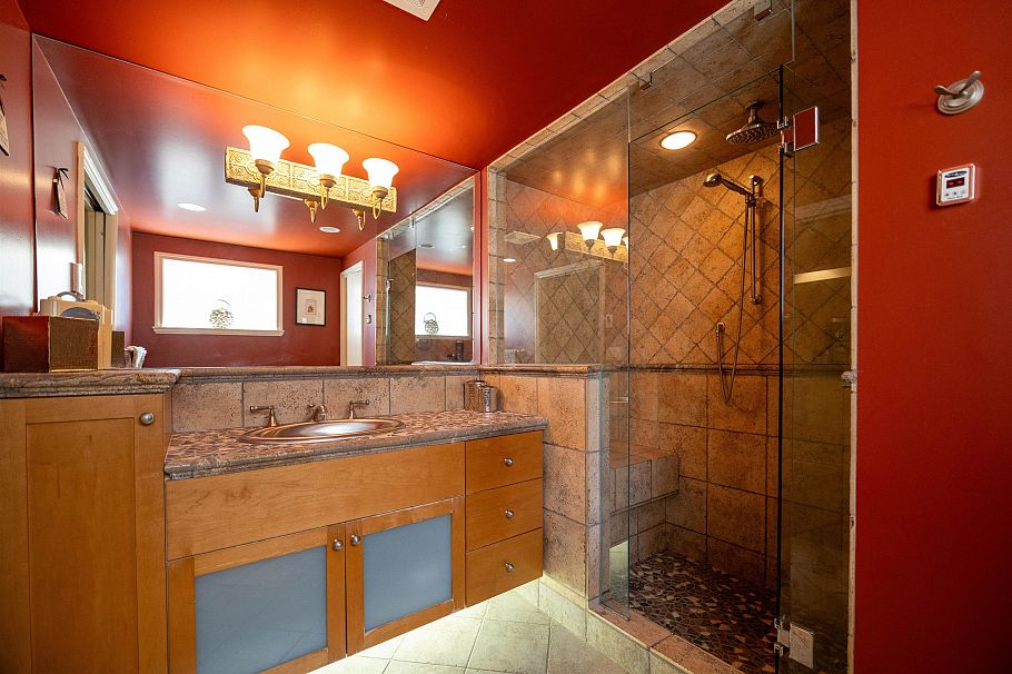 893 Friar Crescent North Vancouver, BC - 24