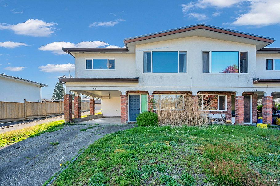 4249 Barker Avenue Burnaby, BC - 4