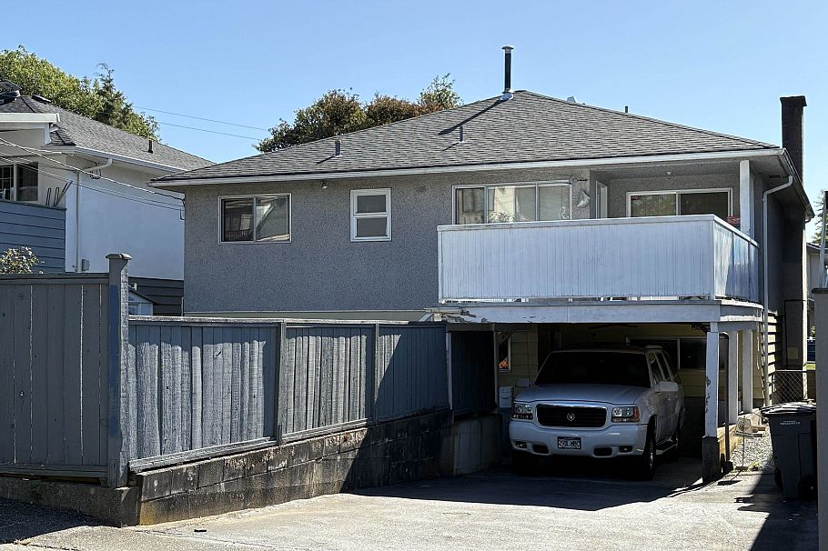 2717 Waverley Avenue Vancouver, BC - 37