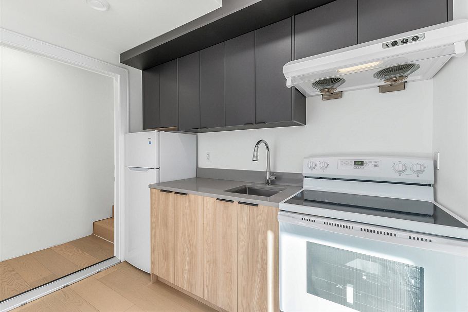 7359 Oak Street Vancouver, BC - 11