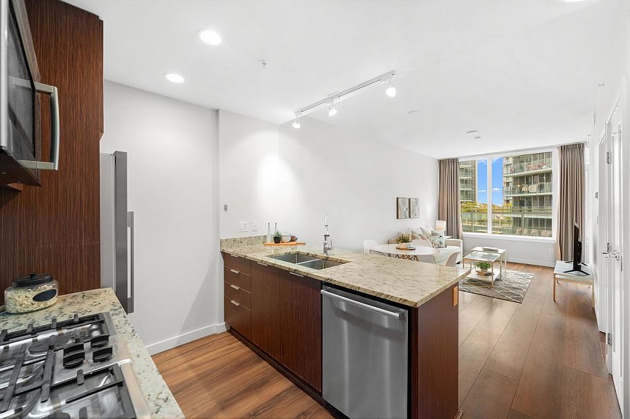 808 8628 Hazelbridge Way Richmond, BC - 14