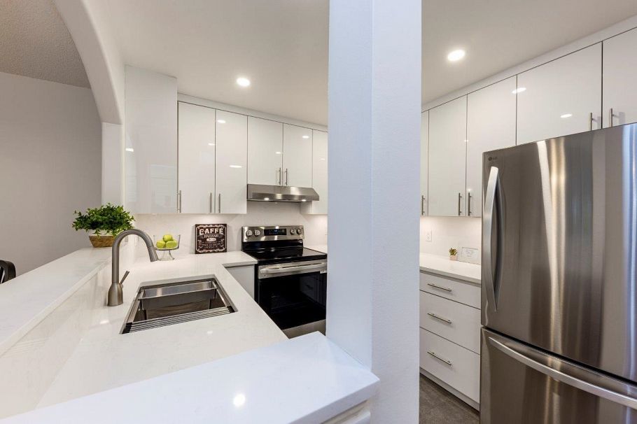 201 2800 Chesterfield Avenue North Vancouver, BC - 12