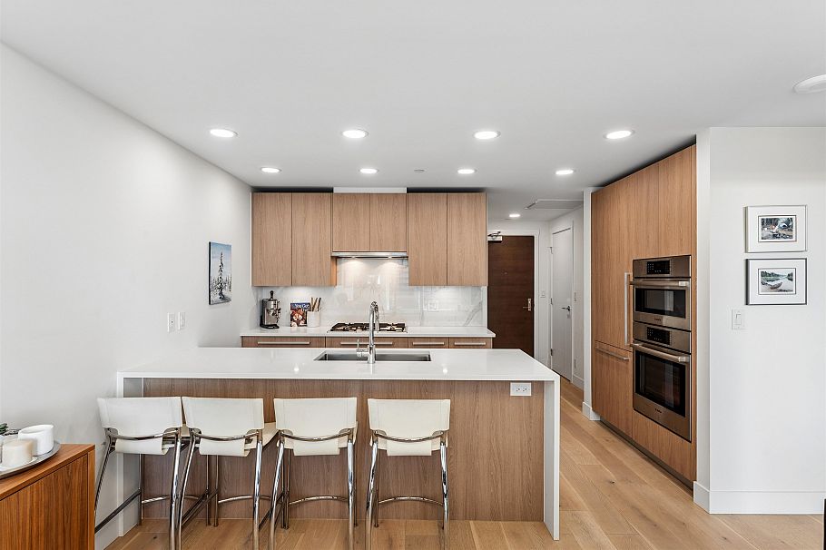 403 2780 Valley Centre Avenue North Vancouver, BC - 11