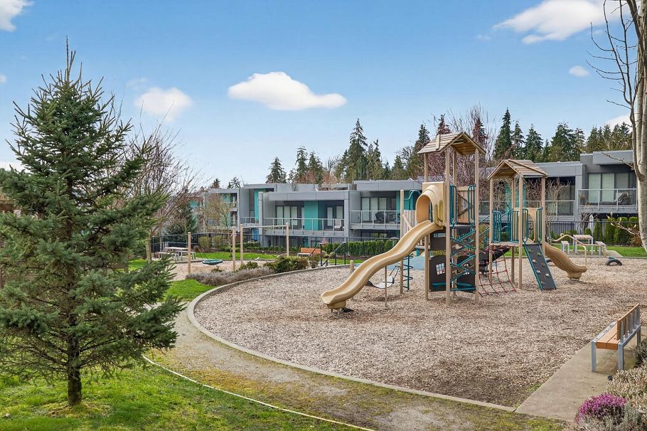 222 560 Raven Woods Drive North Vancouver, BC - 25