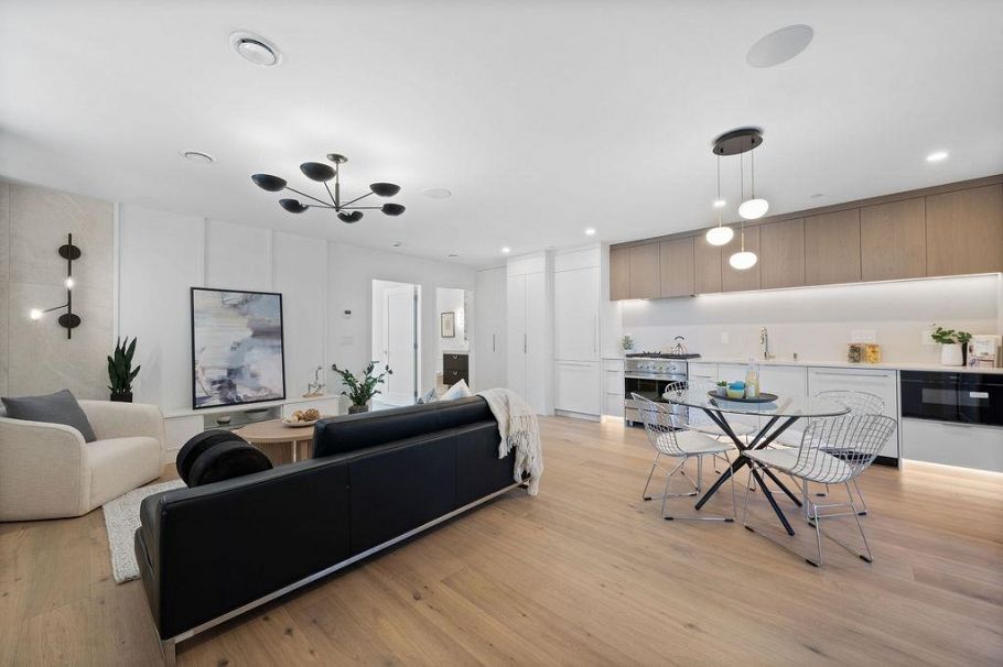 1137 W 33rd Avenue Vancouver, BC - 3