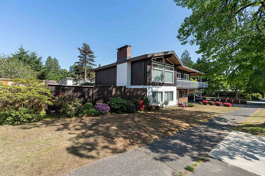 6858 Tyne Street Vancouver, BC - 2