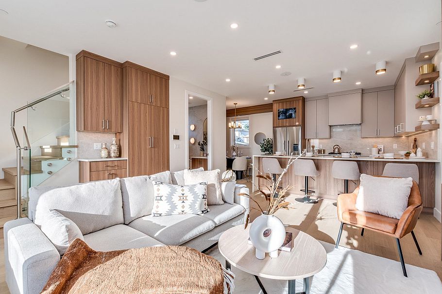 1 2943 E 44th Avenue Vancouver, BC - 6