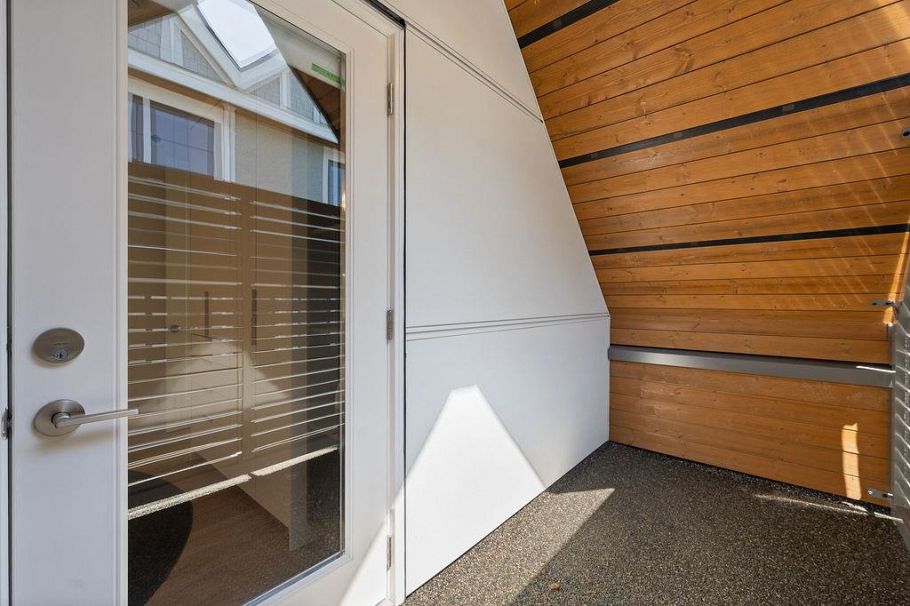 1145 W 33rd Avenue Vancouver, BC - 19