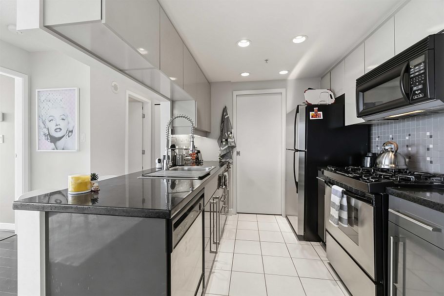 908 1408 Strathmore Mews Vancouver, BC - 12
